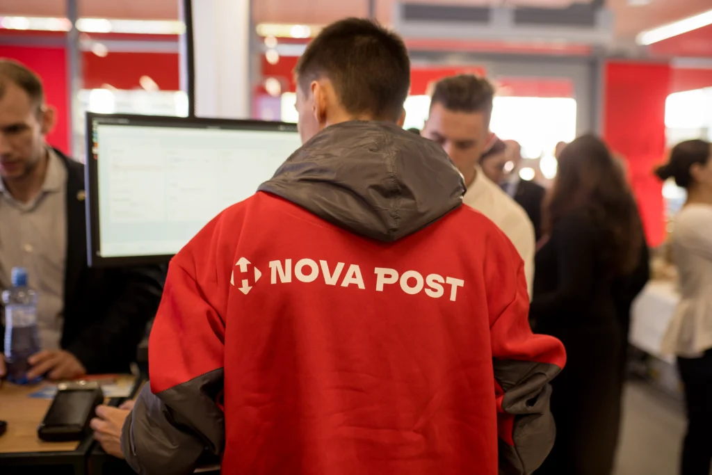 Сортировка и обработка посылок на европейском складе